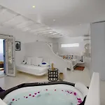 Diana Mykonos Agios Ioannis Diakoftis