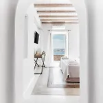 Diana Mykonos Agios Ioannis Diakoftis